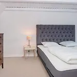 12 Person In Sonder Omme-by Traum Сённер-Омме