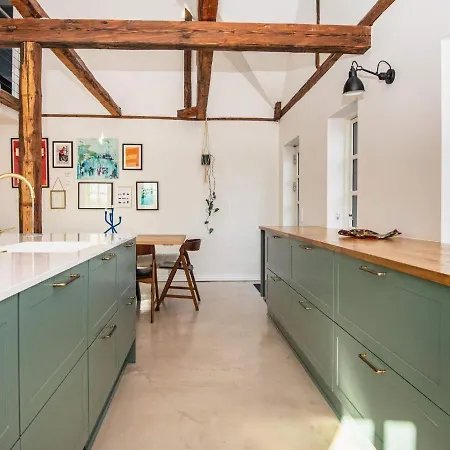 12 Person In Sonder Omme-by Traum